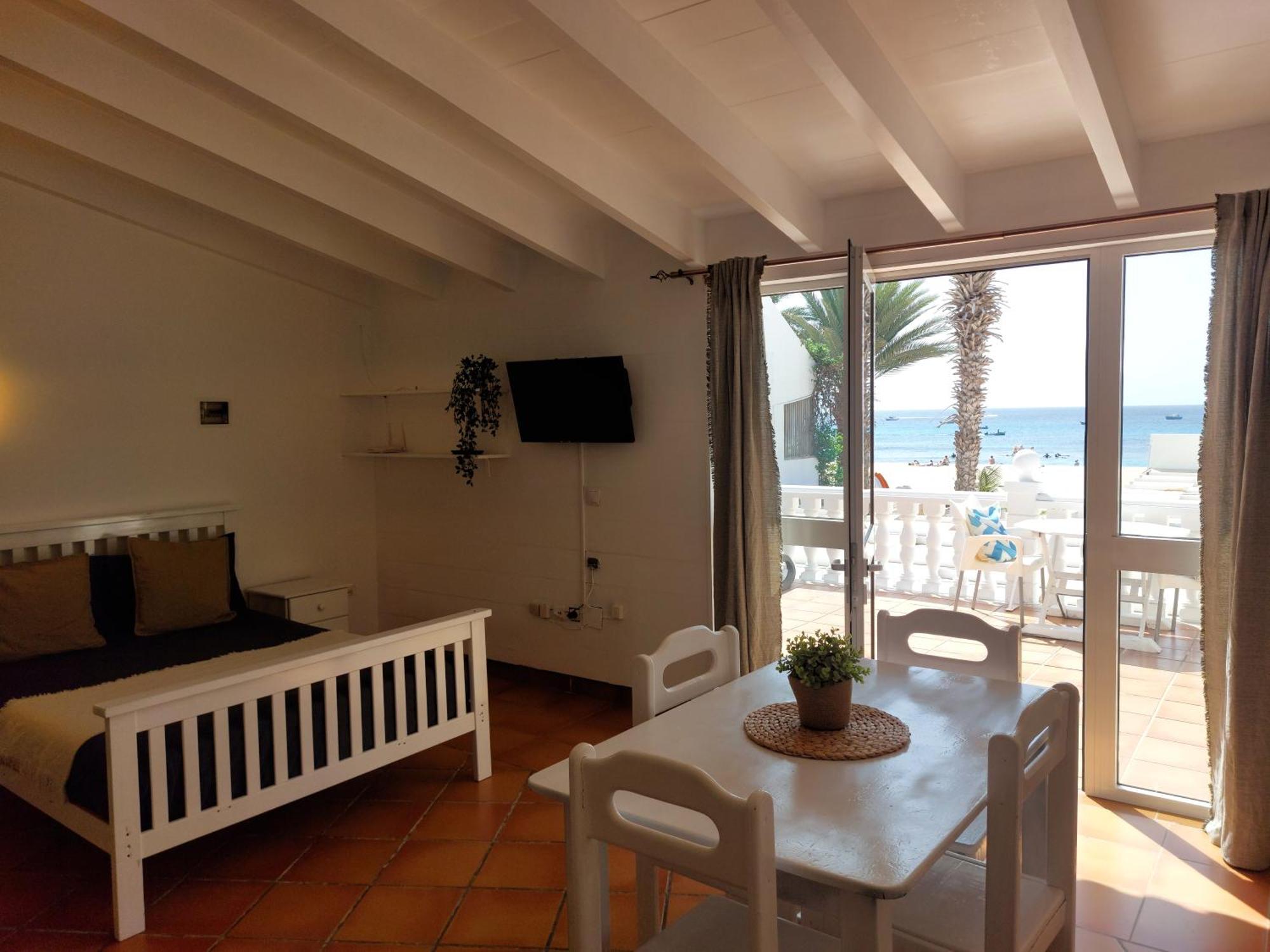 Vista Mar - Seafront Holiday Apartments Santa Maria Buitenkant foto